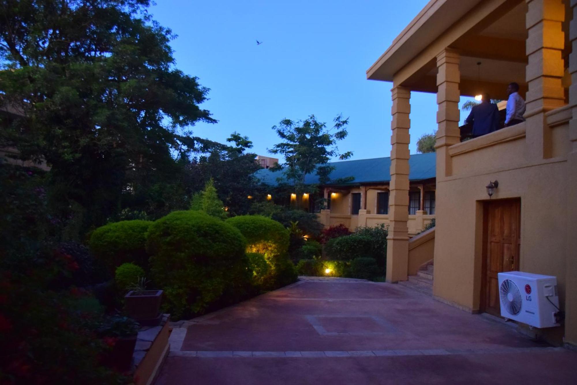 The Emin Pasha Hotel & Spa, Cityblue Collection Kampala Exteriör bild